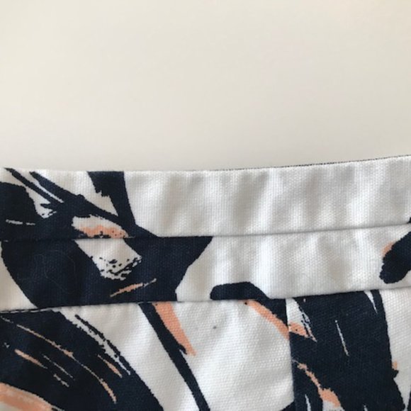 BANANA REPUBLIC Bermuda Shorts - NWOT - Picture 8 of 14